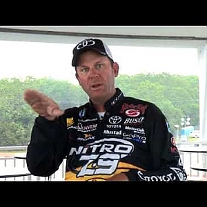 Ask the Pro - Kevin Van Dam on Driving Boats in Big Waves - YouTube